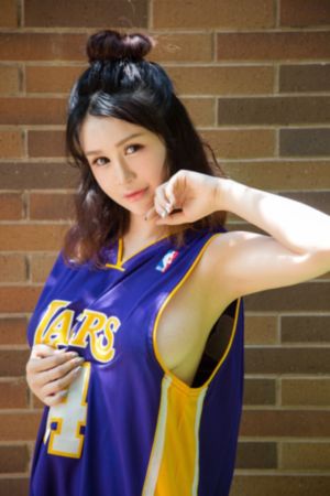 天降女子从2楼掉下了策驰樱花_免费手机在线看片
